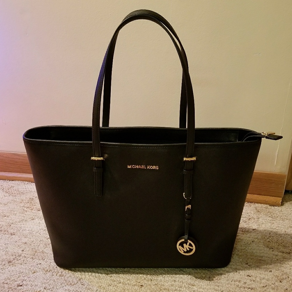 Michael Kors Jet Set Travel Medium Top Zip Tote